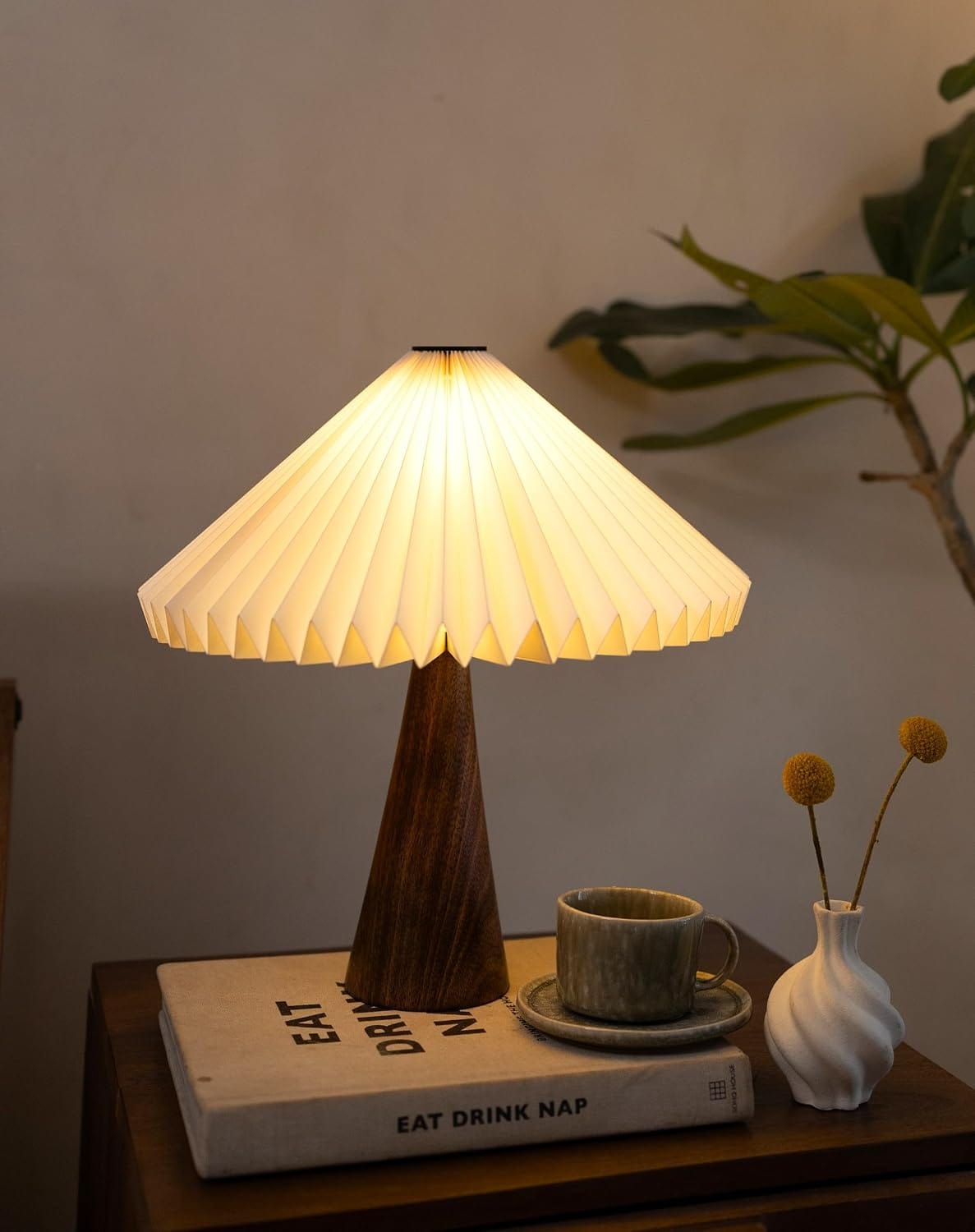 FIG Living Ballet Table Lamp FIG Living Ballet Table Lamp